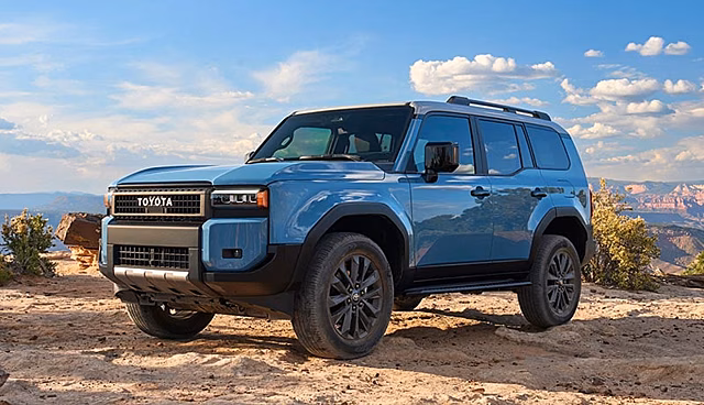 Новый Toyota Land Cruiser Prado добрался до России: сколько он стоит и с чем продается?