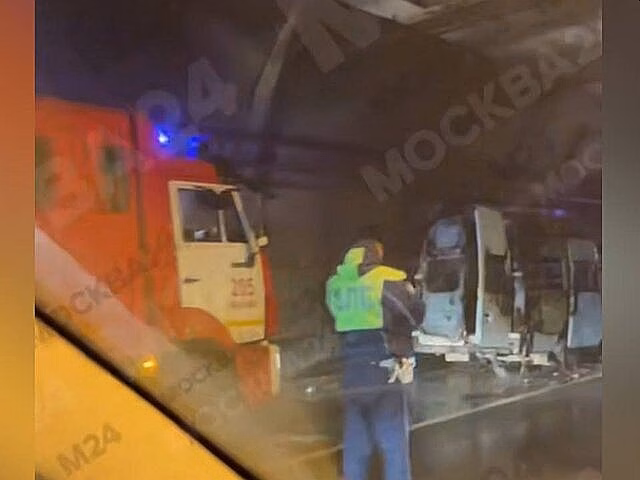 Микроавтобус загорелся в Северо-Западном тоннеле в Москве