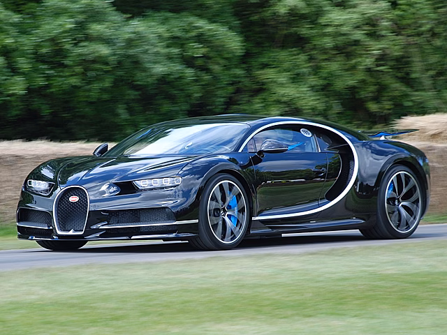 Роскошный Bugatti Chiron уйдет с молотка