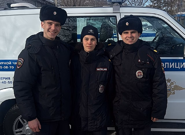 Полицейские помогли благовещенцу, который на улице потерял сознание