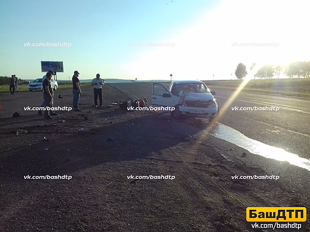 За минуту до аварии: водитель заснял на видео, как байкер промчался по трассе в Башкирии