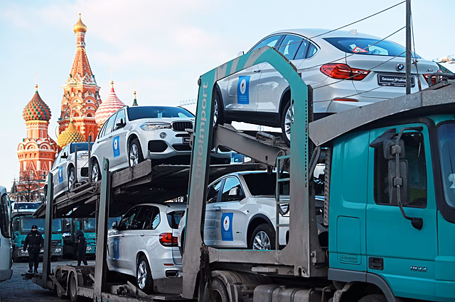 Второй олимпиец продает наградной BMW