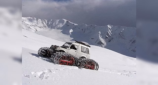 Энтузиасты превратили внедорожник Maruti Gypsys в оригинальный снегоход
