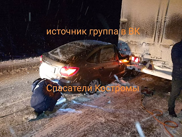 Последствия страшной аварии с фурой в Костромской области удивили всех