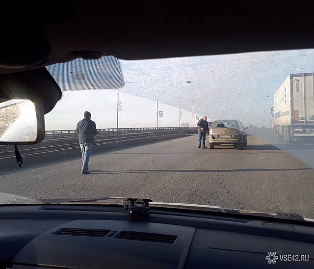 Три иномарки столкнулись на Кузнецком мосту в Кемерове