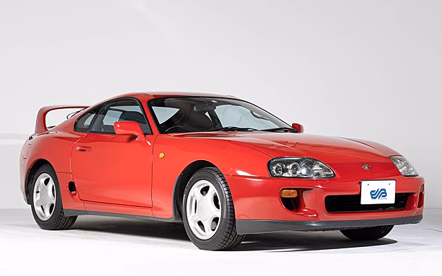 На японском аукционе выставят Toyota Supra 1995 года, которая 22 года не выезжала из гаража