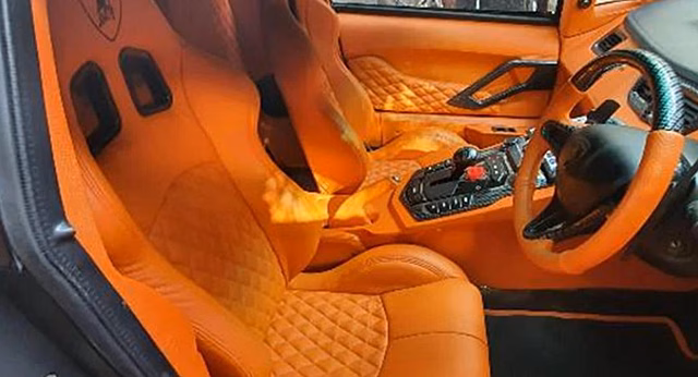 Из Honda Civic сделали реплику итальянского спорткара Lamborghini Aventador