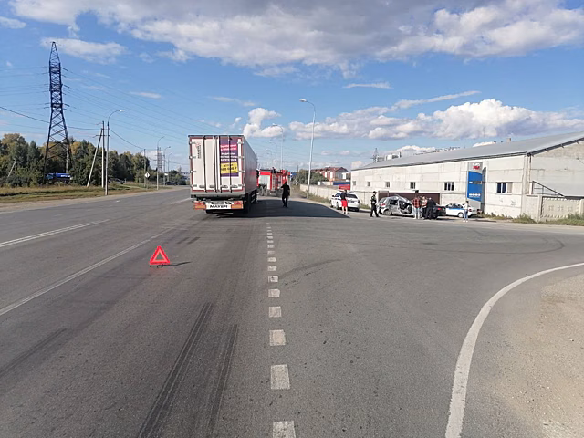 Женщина погибла в массовой автоаварии под Новосибирском