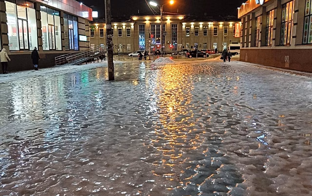 Жители Рязани пожаловались на гололёд в центре города
