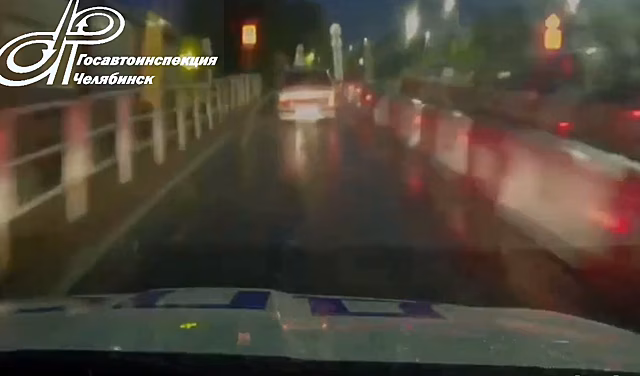 В Челябинске сотрудники ДПС задержали пьяного бесправника