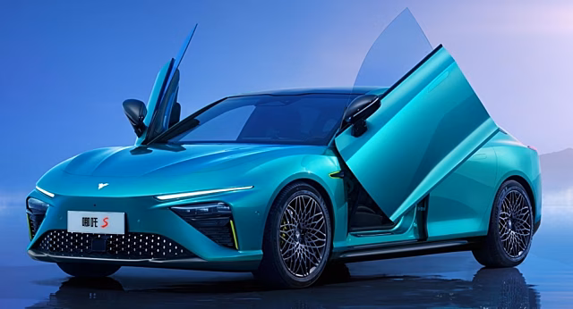 Китайский конкурент Tesla — Nezha S Yaoshi — дебютирует с ламбо-дверьми