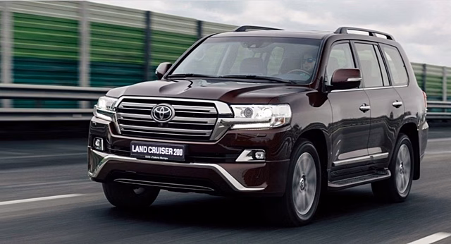 Брутально-спортивный тюнинг Toyota LC 200 удивил россиян