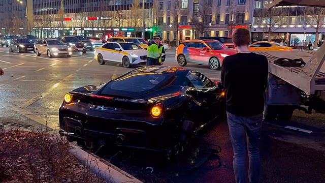 Дептранс показал момент аварии со спорткаром рэпера Navai