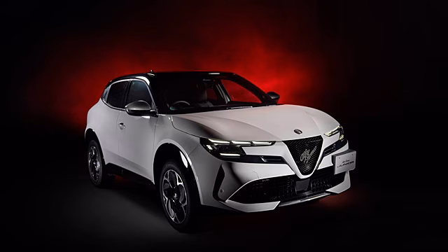 Stellantis Japan анонсировал Alfa Romeo Junior Bianco