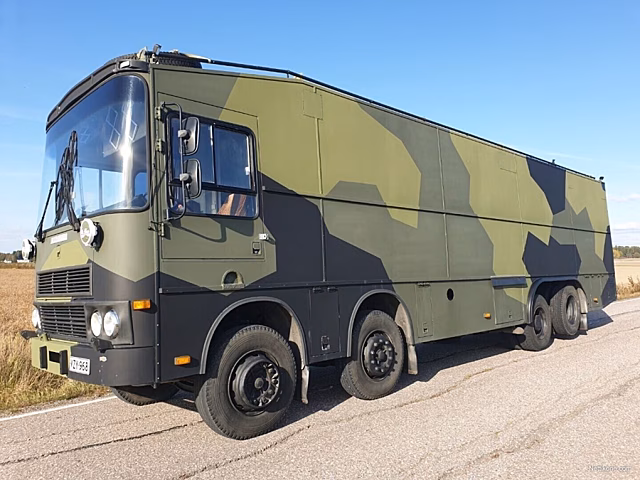 В Финляндии продают военный фургон Sisu, переделанный в крутой автодом