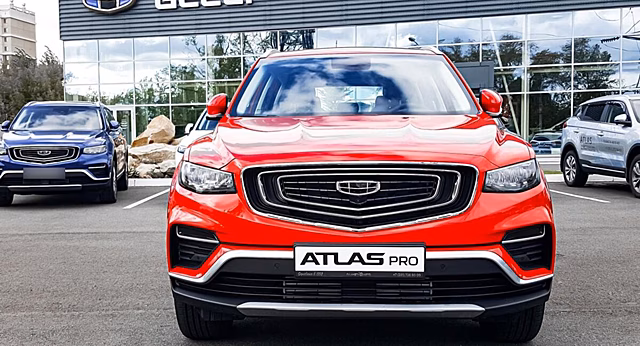 В Петербурге стартовали продажи кроссовера Geely Atlas Pro с технологией «мягкого гибрида»