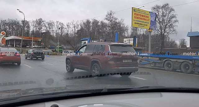 Новое поколение Jeep Grand Cherokee заметили в Московской области