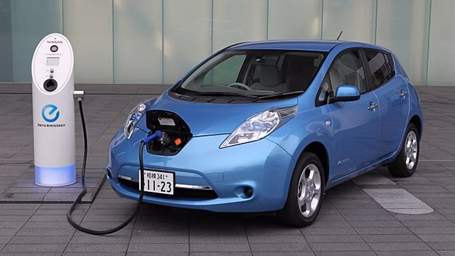 Новый электрокар Toyota будет заряжаться за минуты
