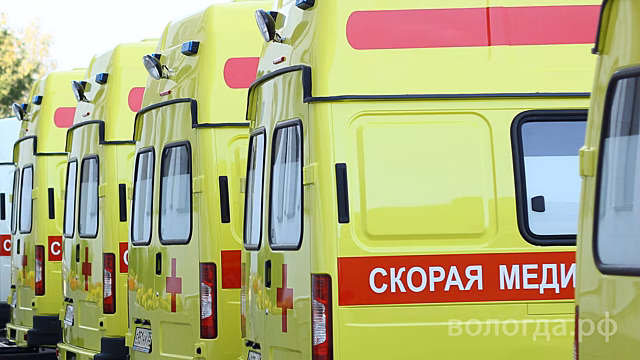 Пьяный пешеход попал под колеса автомобиля в центре Вологды