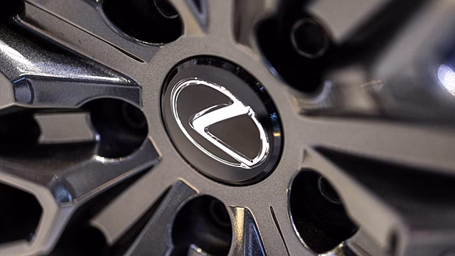 15 тысяч авто под угрозой: Lexus обнаружил серьезную проблему