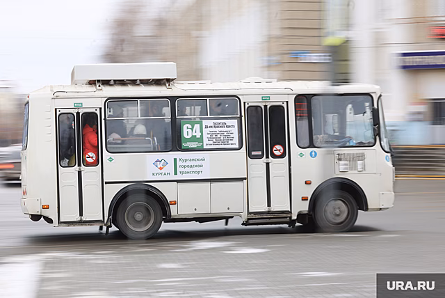 Курганцы пожаловались на тесноту и духоту в маршрутных автобусах