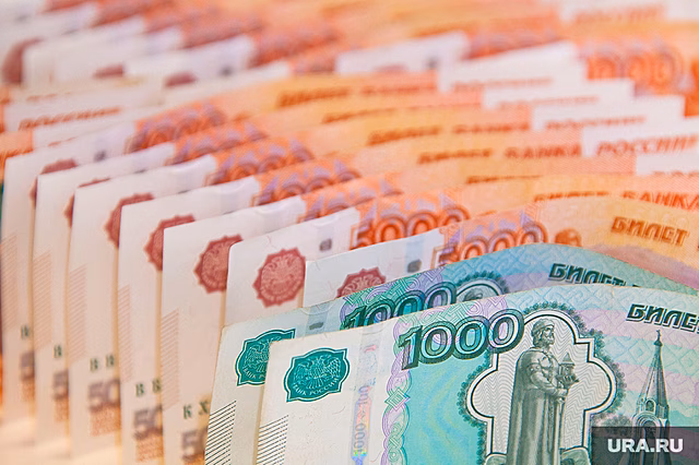 В Тюмени подчиненные губернатора массово закупают российские авто