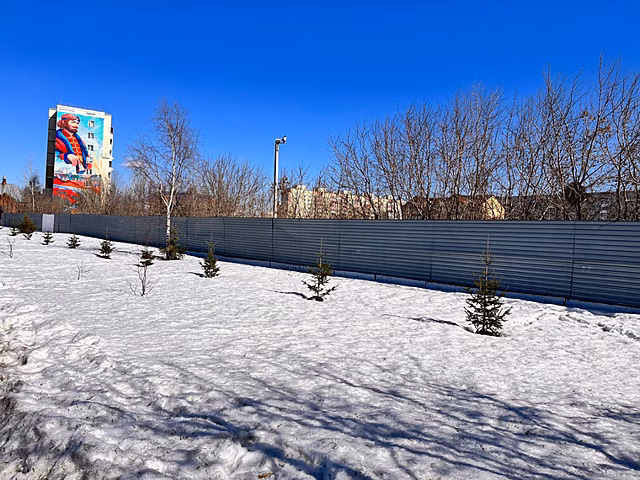 Жители Тобольска требуют снести «вечный забор» в центре города