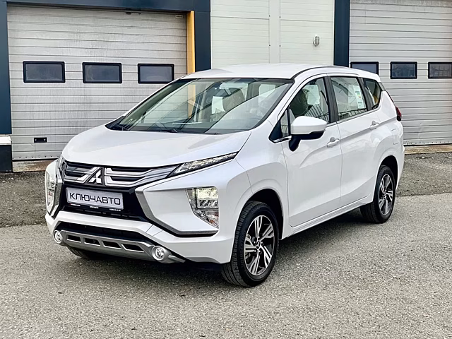 В РФ начались продажи компактного кроссовера Mitsubishi Xpander I 2022 года из Индонезии