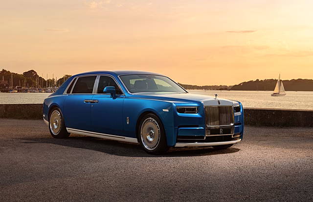 «Будто пленка из-под такси осталась»: россияне не оценили новый Rolls-Royce