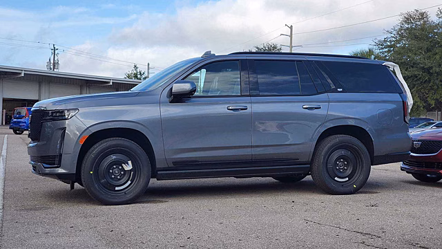 Посмотрите на новый Cadillac Escalade на «штамповках»