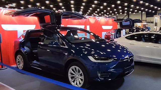 Что будет с Tesla в России рассказали на автосалоне в Петербурге
