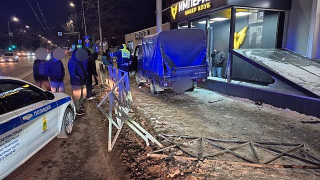 Разыскиваемый сиделец угодил в руки полиции после пьяного ДТП в Краснодаре