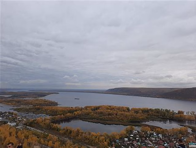 В Самаре временно приостановили работу грузопассажирской переправы Самара - Рождествено