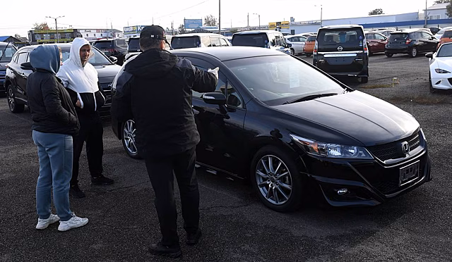 Большинство россиян отказались покупать автомобиль в долг