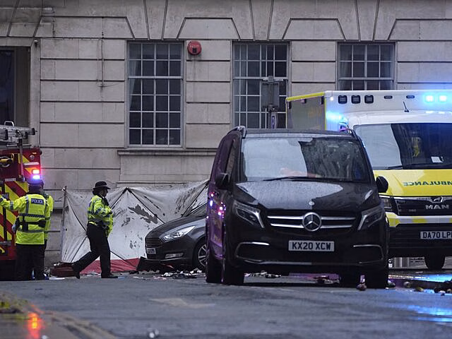 The Daily Telegraph: 17 человек пострадали после наезда автомобиля на толпу в Ливерпуле