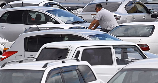 Продажи легких коммерческих авто заметно упали в РФ