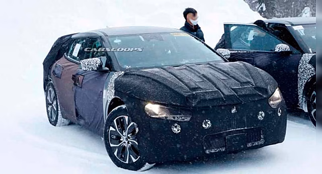 Интерьер нового электрического кроссовера Kia CV рассекретили в Сети