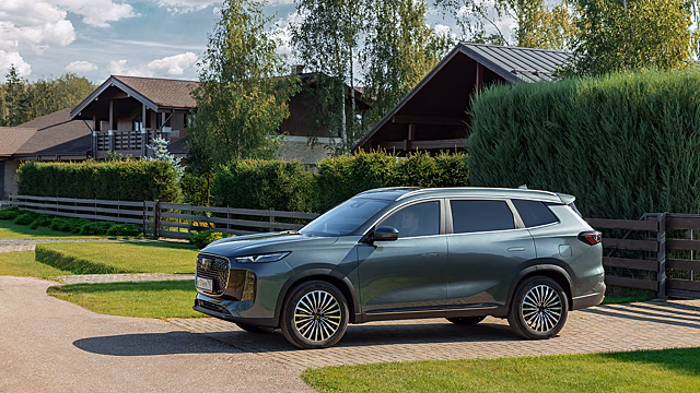 Флагманский Tenet T8 появился в автосалонах: объявлена стоимость кроссовера