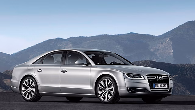 Продолжаем изучение Audi A8 III c пробегом