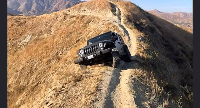 В США Jeep Wrangler возомнил себя горным велосипедом