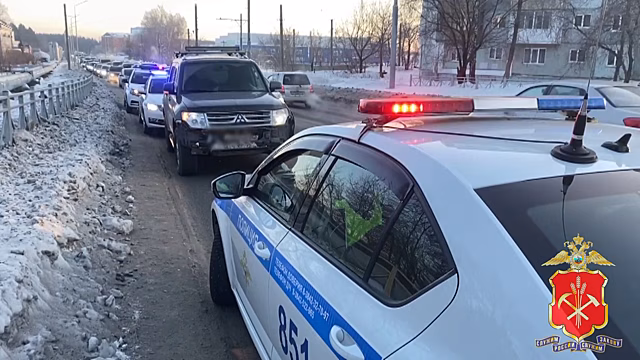 Нетрезвого угонщика, попавшего в ДТП на чужой машине, задержали сотрудники полиции в Кемерове