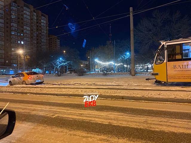 В Екатеринбурге в лютый мороз встали трамваи