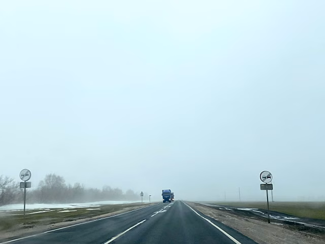 В Самарской области два водителя въехали в ограждения