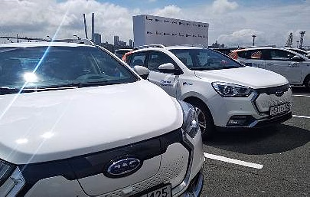 Во Владивостоке запустили каршеринг электромобилей