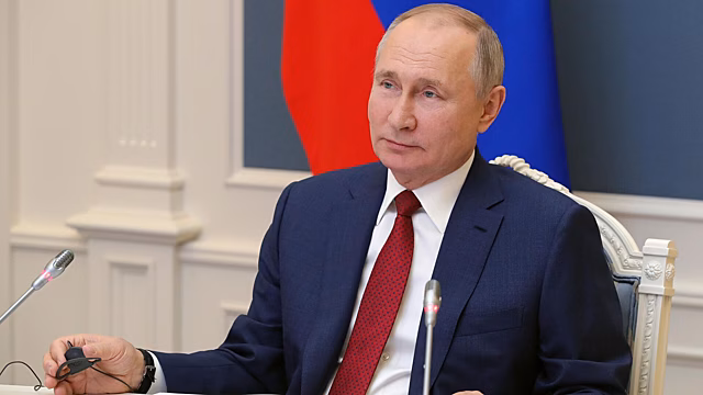Путин удивился сроку службы российских автобусов и зарплатам водителей