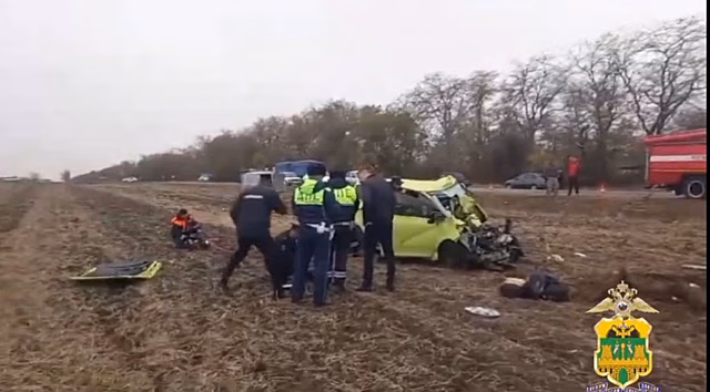 Двое взрослых и ребёнок погибли в страшной аварии с грузовиком на Кубани