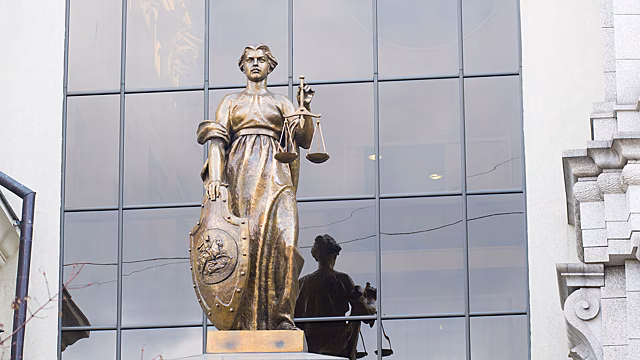 ВС заставил автовладельца платить за ДТП, которого тот не совершал