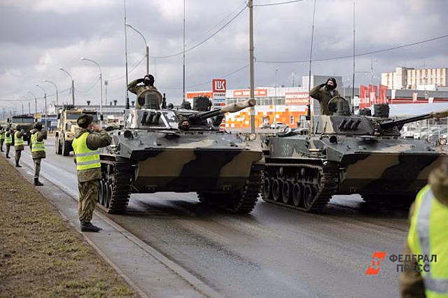 В Екатеринбурге три автобуса изменят маршруты во время репетиций парада Победы