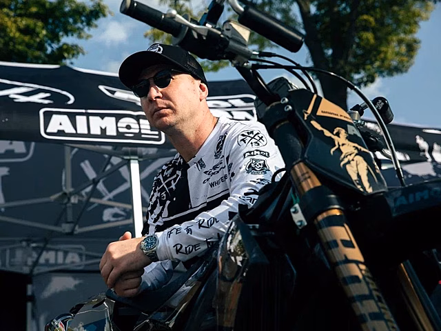 Вперёд и вверх: FMX-экстремал Алексей Колесников о работе, мотоцикле и адреналиновой зависимости