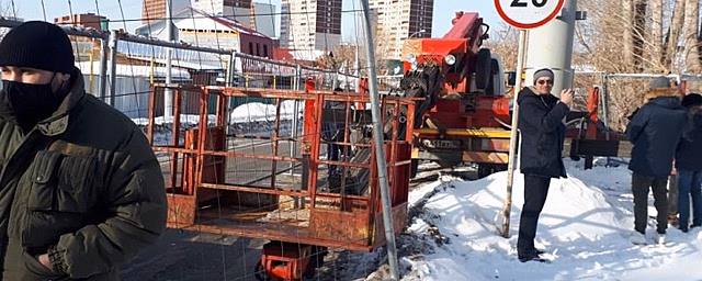В Екатеринбурге граждане протестуют против строительства вышки связи